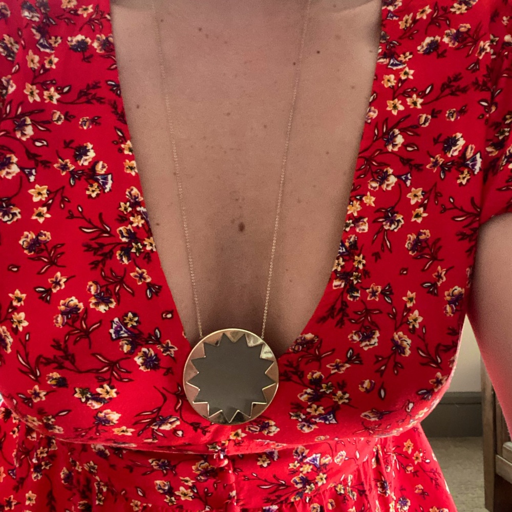 Statement neutral gold necklace